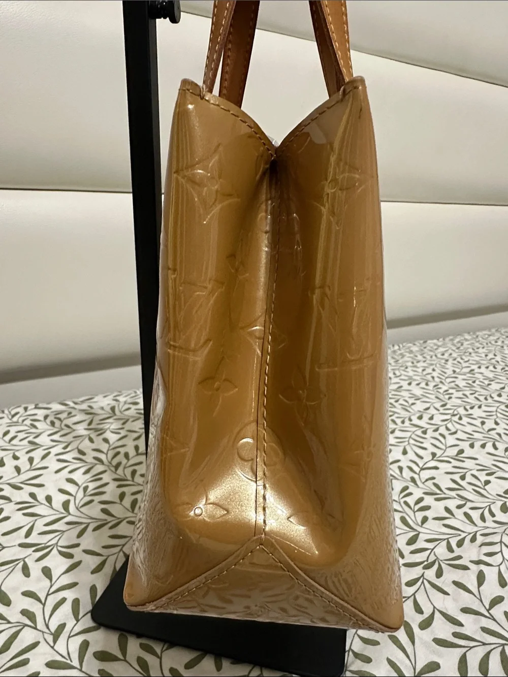 Louis Vuitton PM Reade in Dark Beige